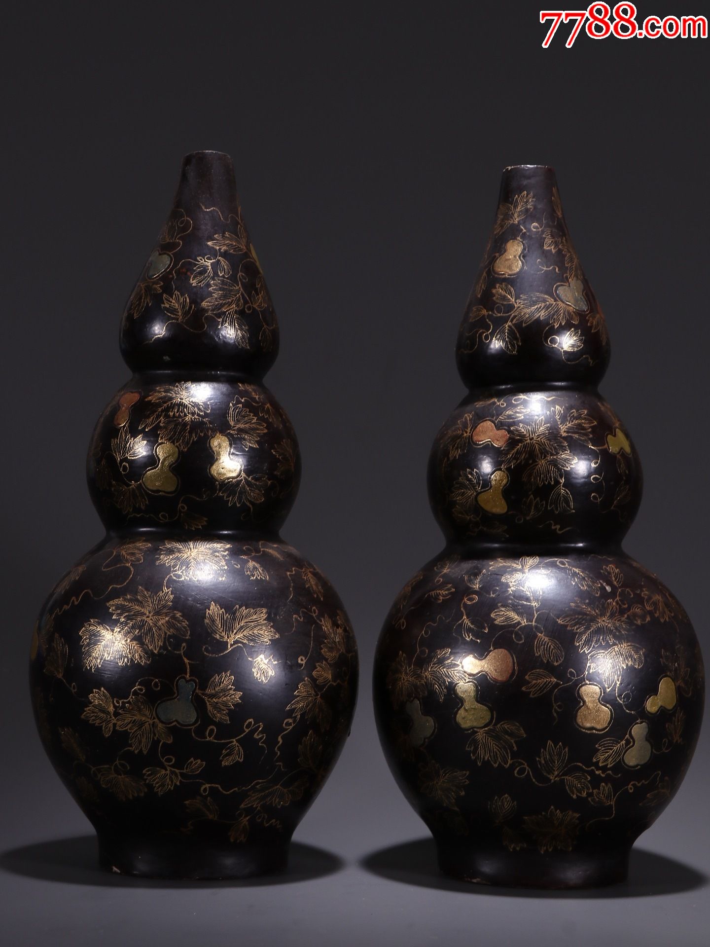 旧藏布胎漆器描金福禄纹葫芦瓶一对