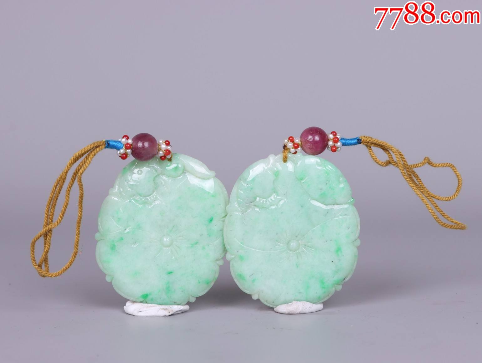 清老翡翠荷叶纹佩牌一对