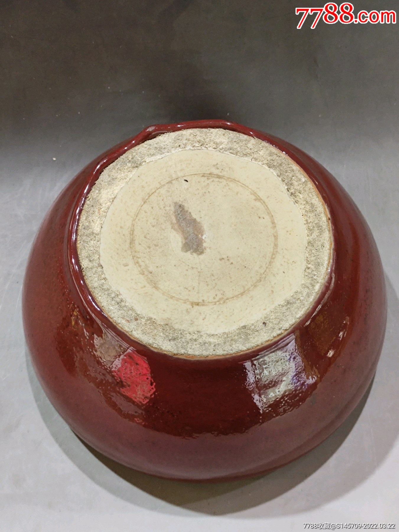 清代霁红釉香炉单色釉的就是这么雅致惜有冲线喜欢的朋友不要错过细节