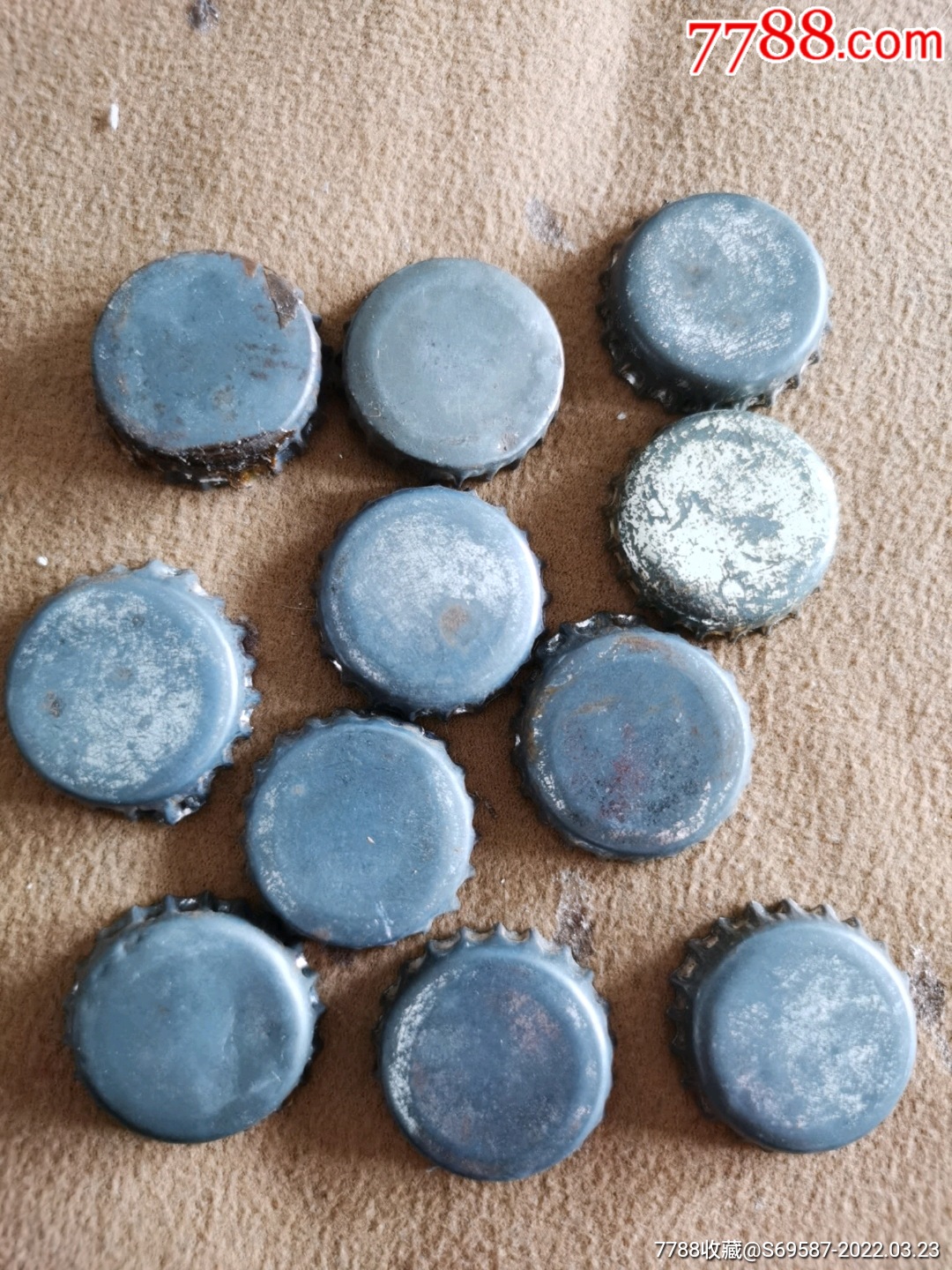 很早酒瓶铁盖子11个