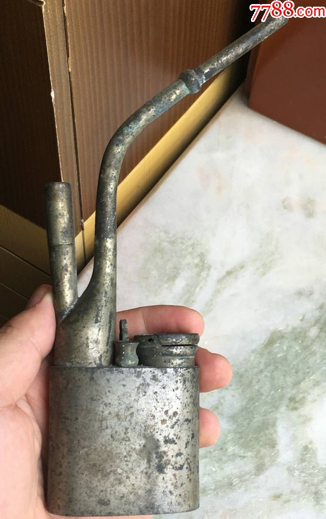 民国款少见的白铜小水烟