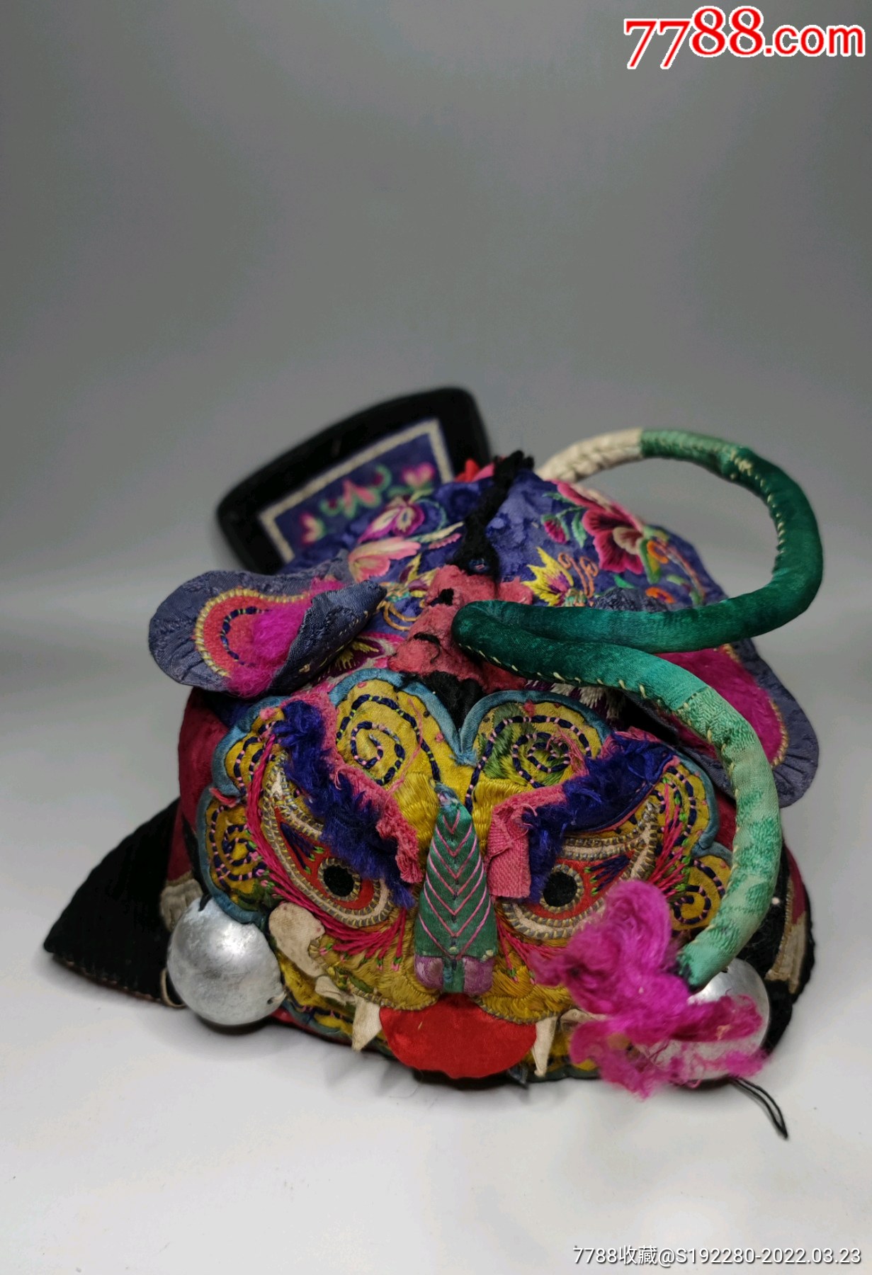 清代老刺绣虎头帽绣花帽老虎特别精神帽顶刺绣花卉帽尾刺绣人物以前