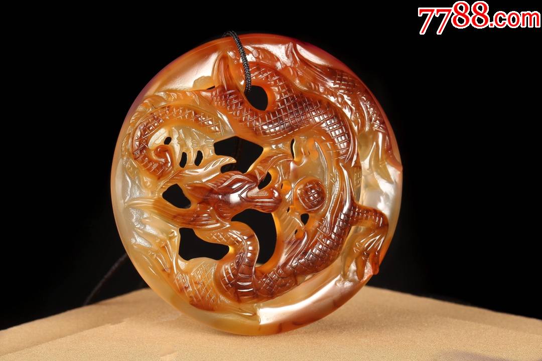 玛瑙龙纹牌