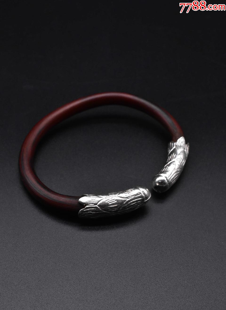 v2044鸡血藤藏银手镯一件手镯厚度为50mm内径50cm