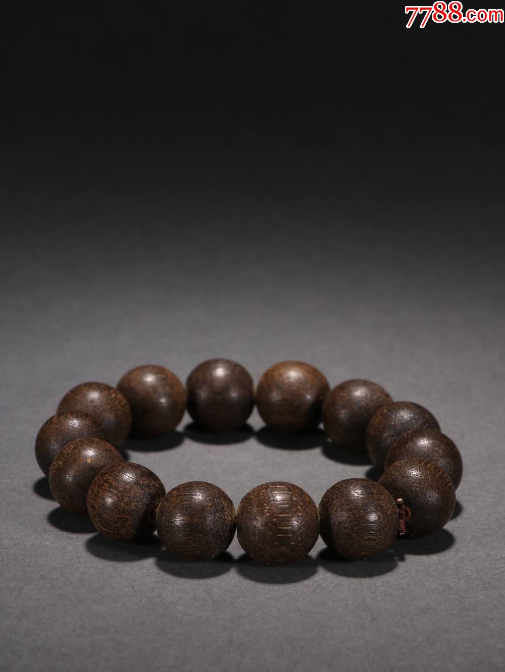 沉香圆珠手串