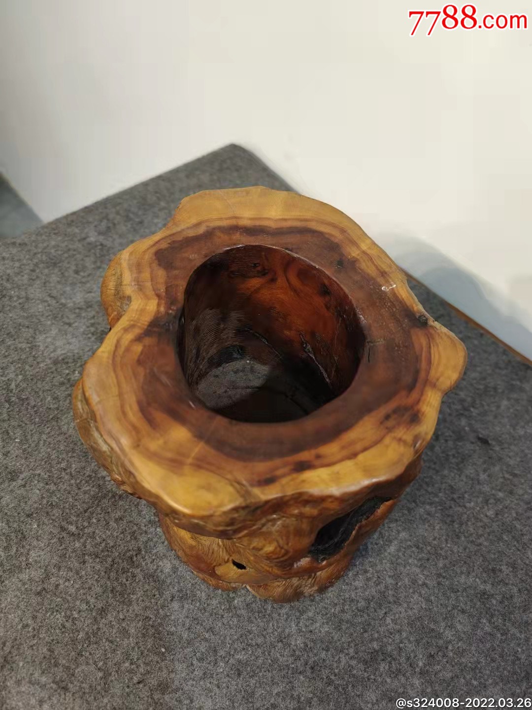 百年天然雷击枣木笔筒一件脉络清晰造型别致尺寸3218