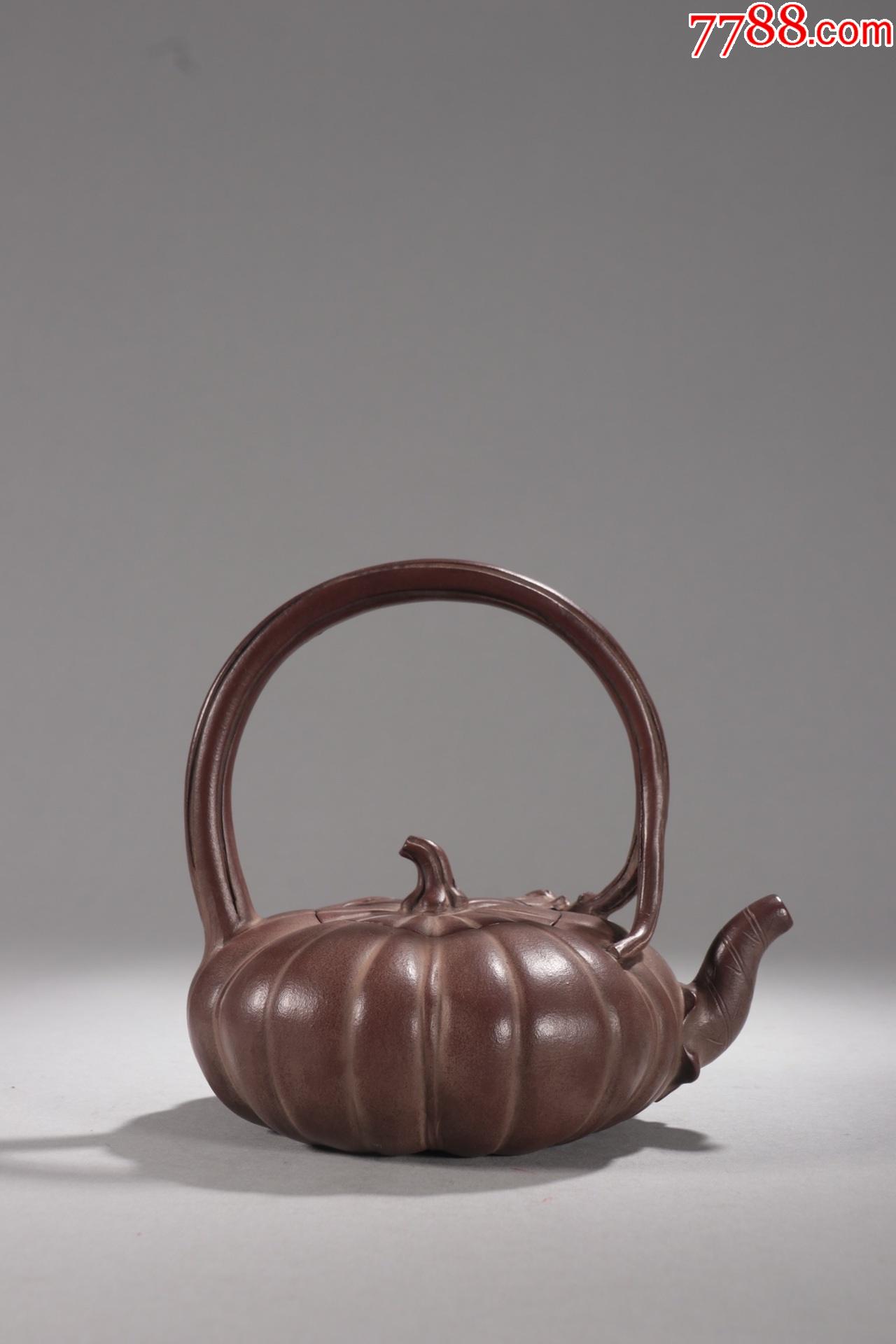 清代陈鸣远款紫砂泥瓜形提梁壶