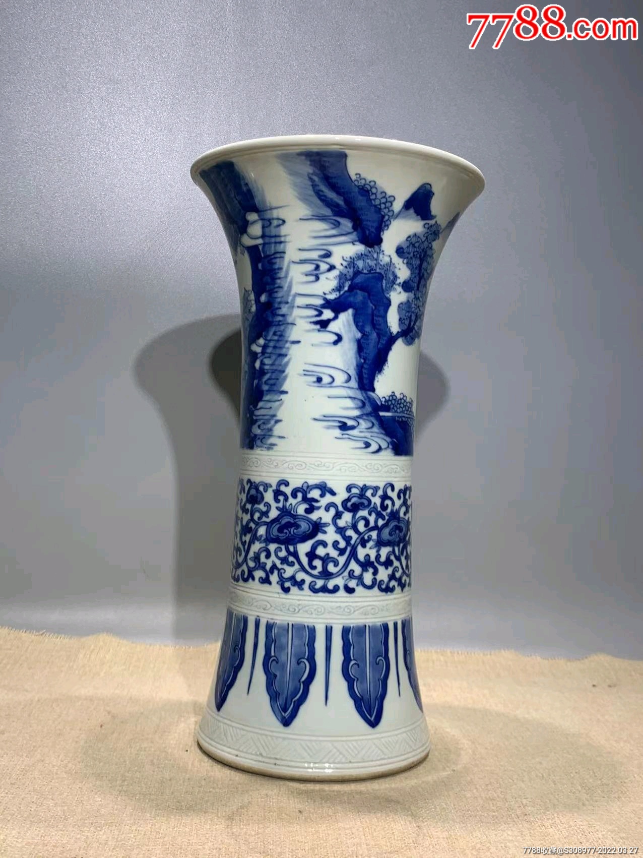 清代青花芭蕉人物故事花觚瓶