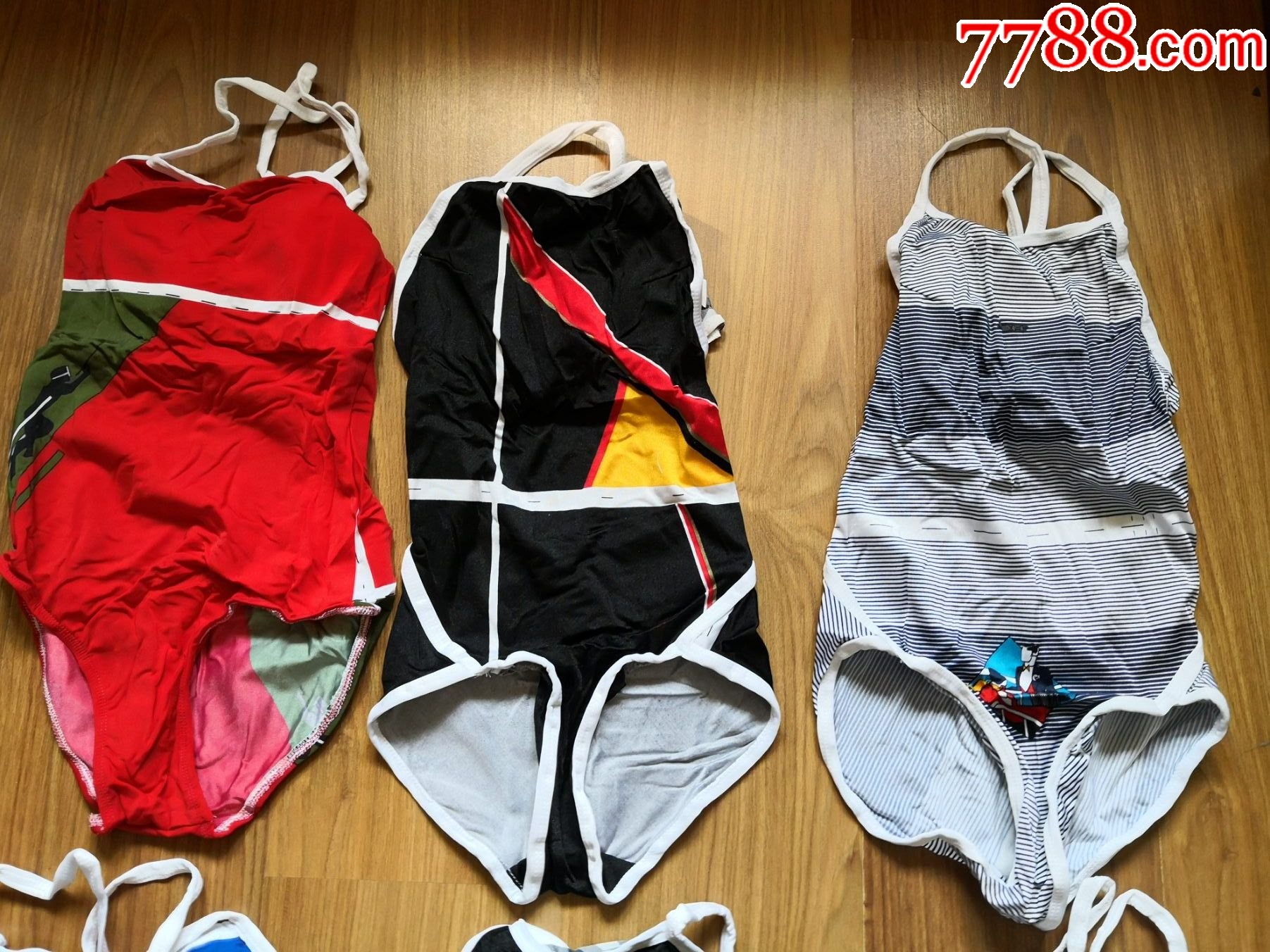 全新九十年代游泳衣