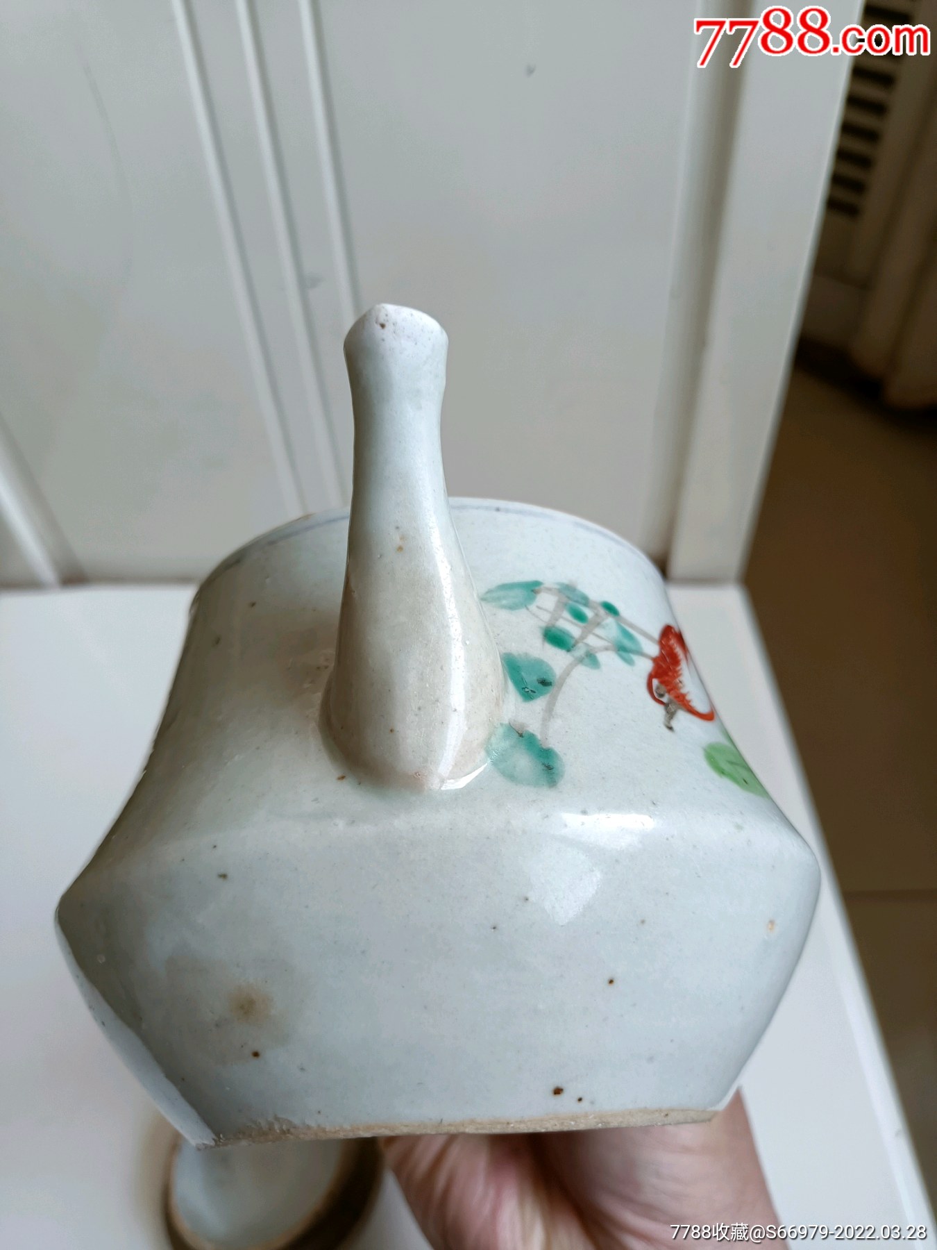 民国粉彩花鸟壶八大山人