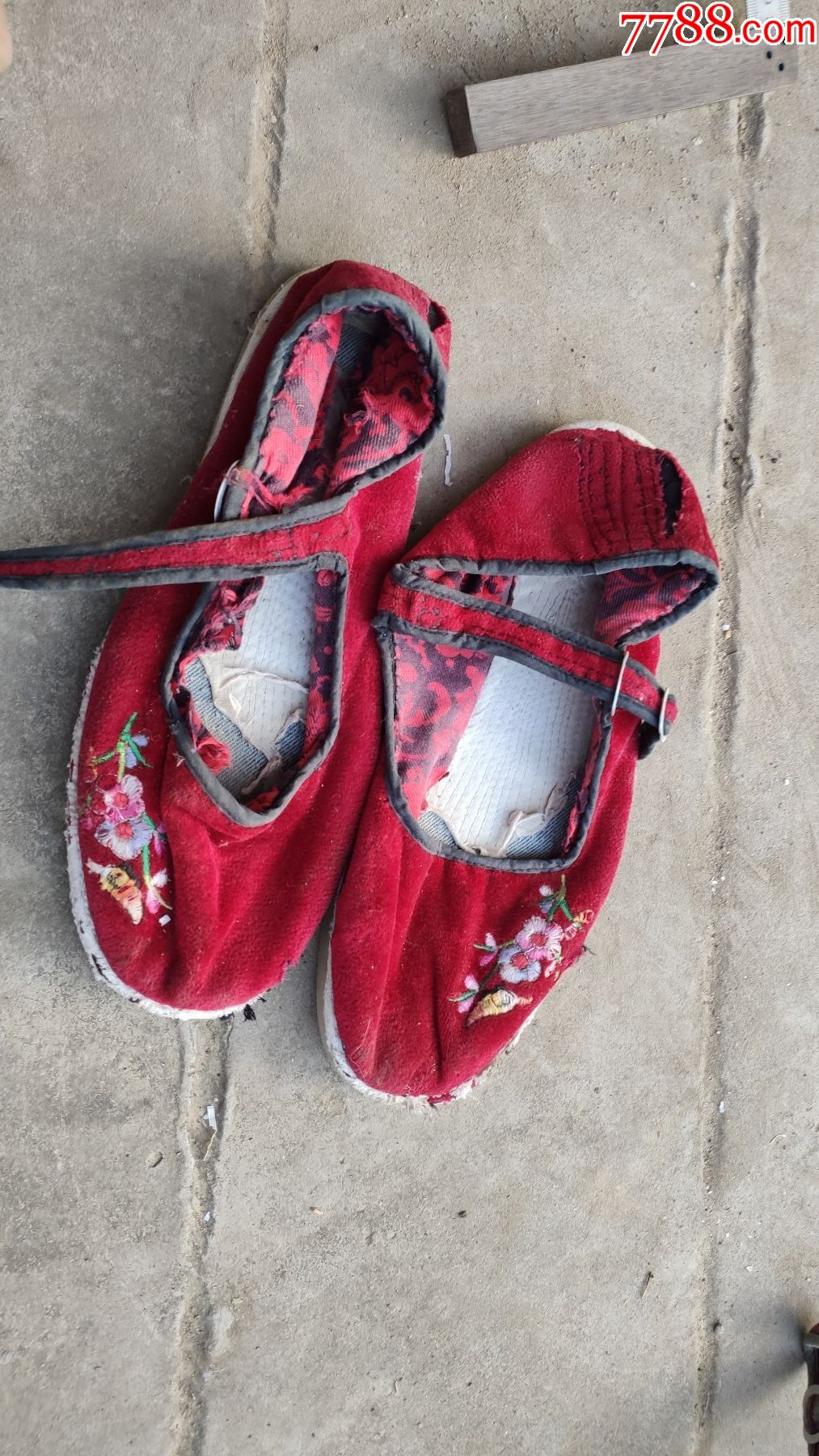 男女鞋帽旧鞋红色绒面绣花女士布鞋塑料底双鸽牌24码双鸽牌上海长征