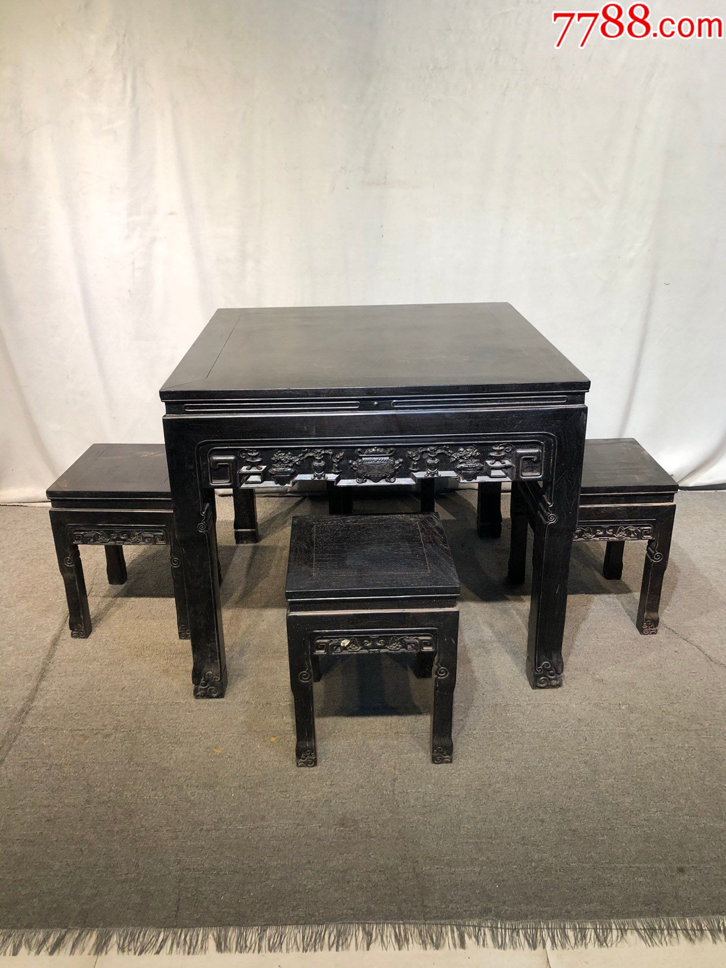 小叶紫檀八仙桌