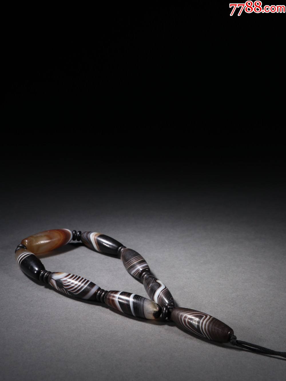 天珠手持规格珠径长38㎝宽13㎝重80g