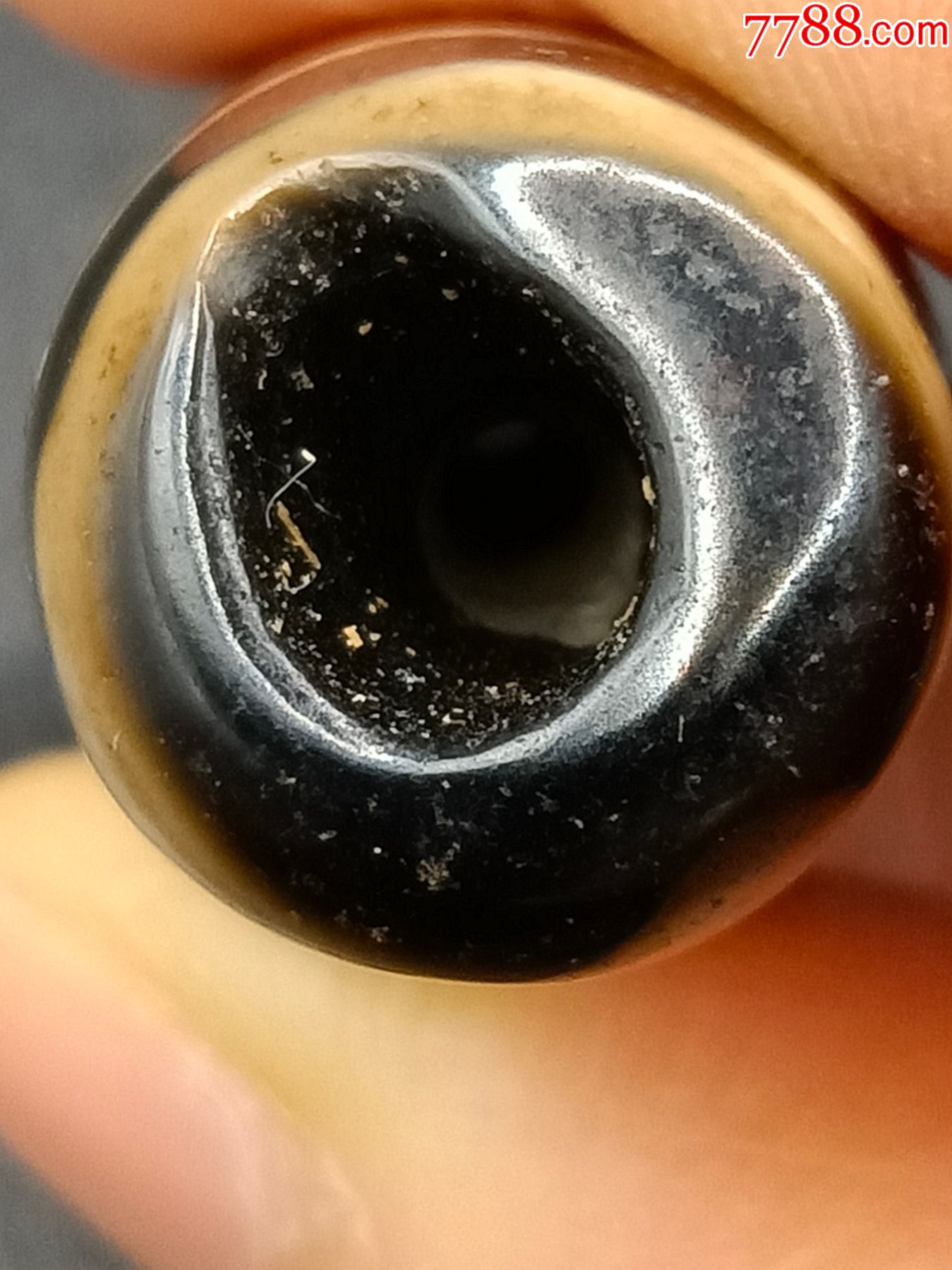 藏传至纯高油润包浆满风化三眼天珠