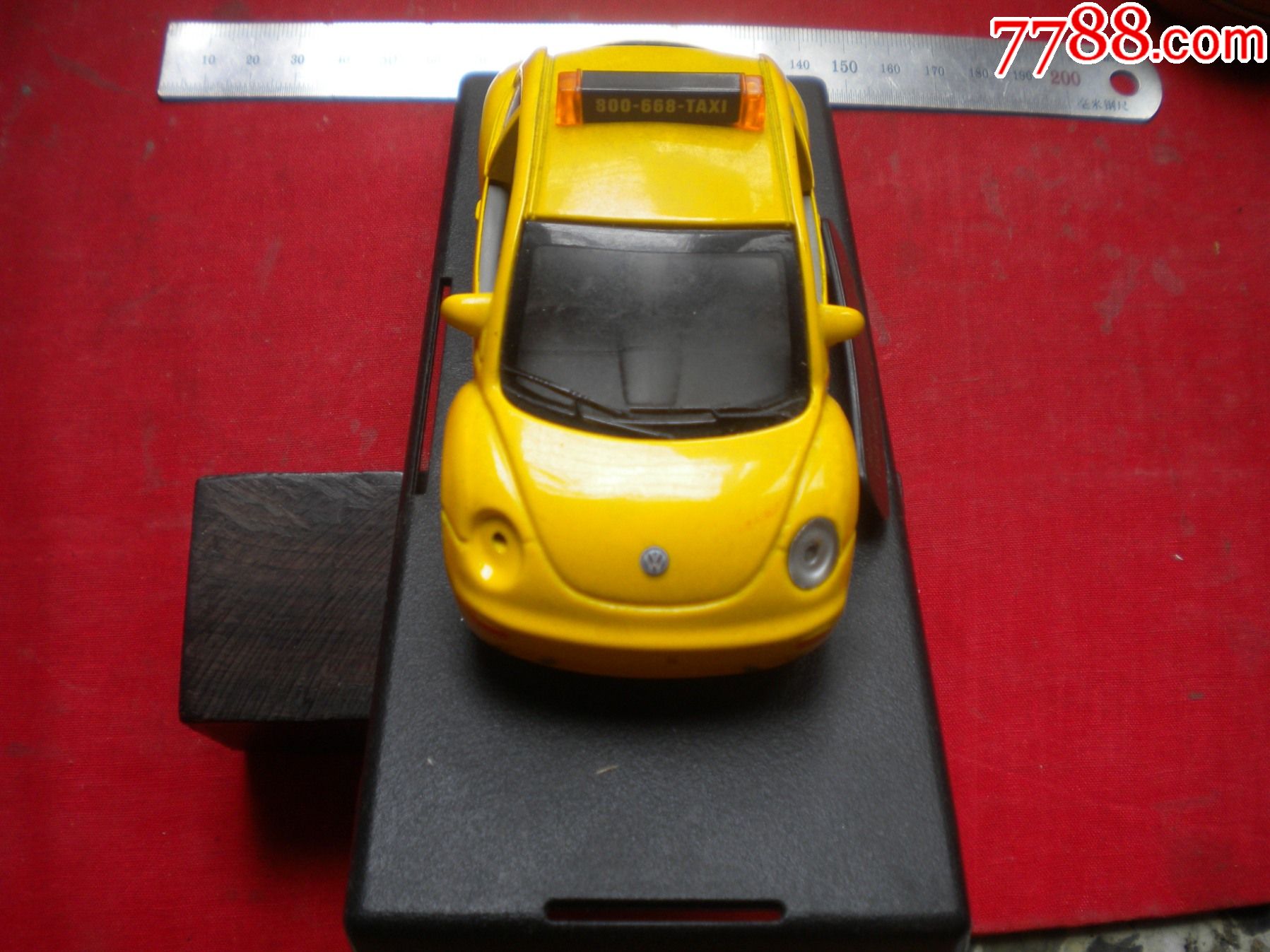 《黃色小轎車模型》車門可開帶底座，長12厘米寬5厘米，中國制造出品8品，N292_價(jià)格10元【盛京萬泉書店】_第3張_7788收藏__收藏?zé)峋€