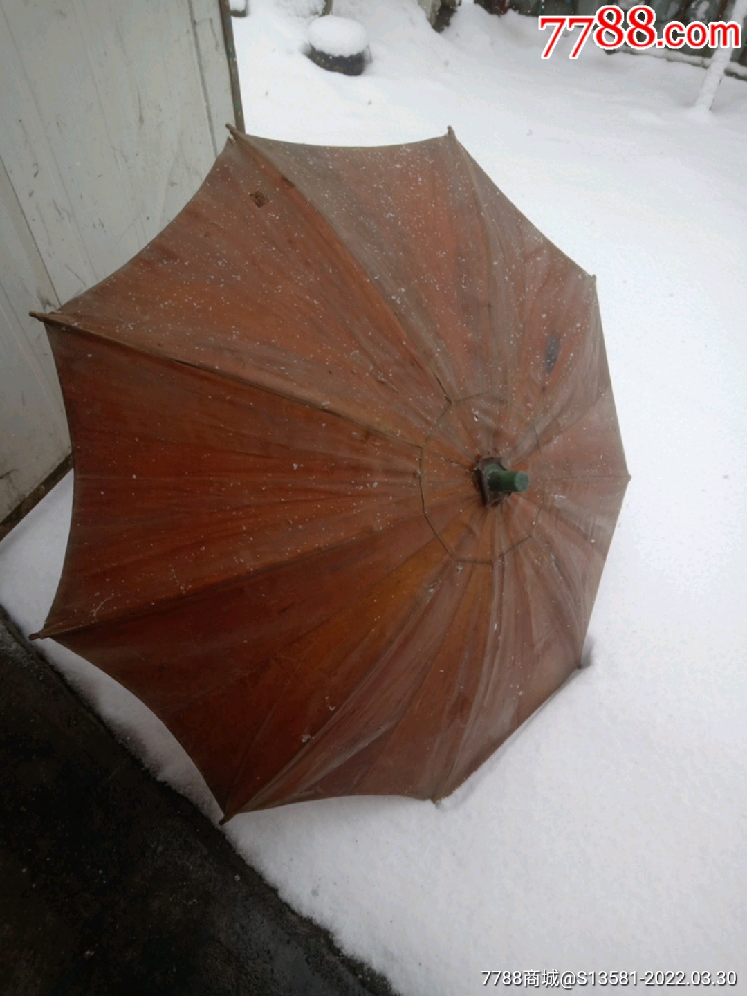 老式油布雨伞图片图片