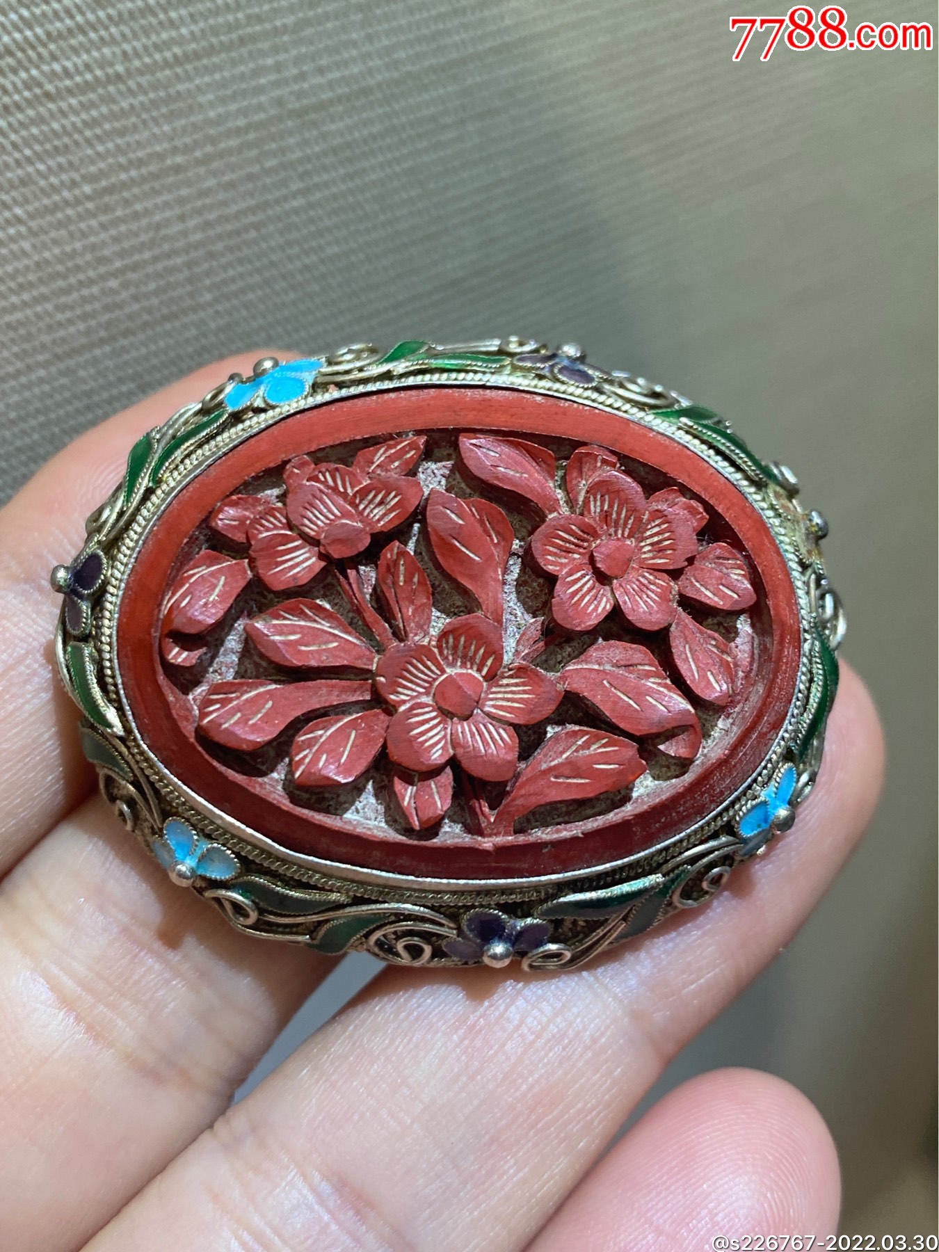 回流创汇期纯银烧蓝镶嵌剔红花卉纹饰胸针