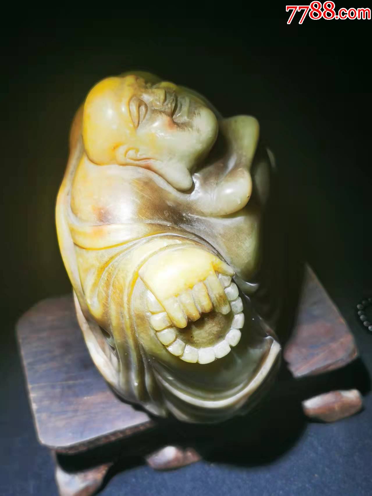 这是20年前的老高山布袋和尚大雕像非常大