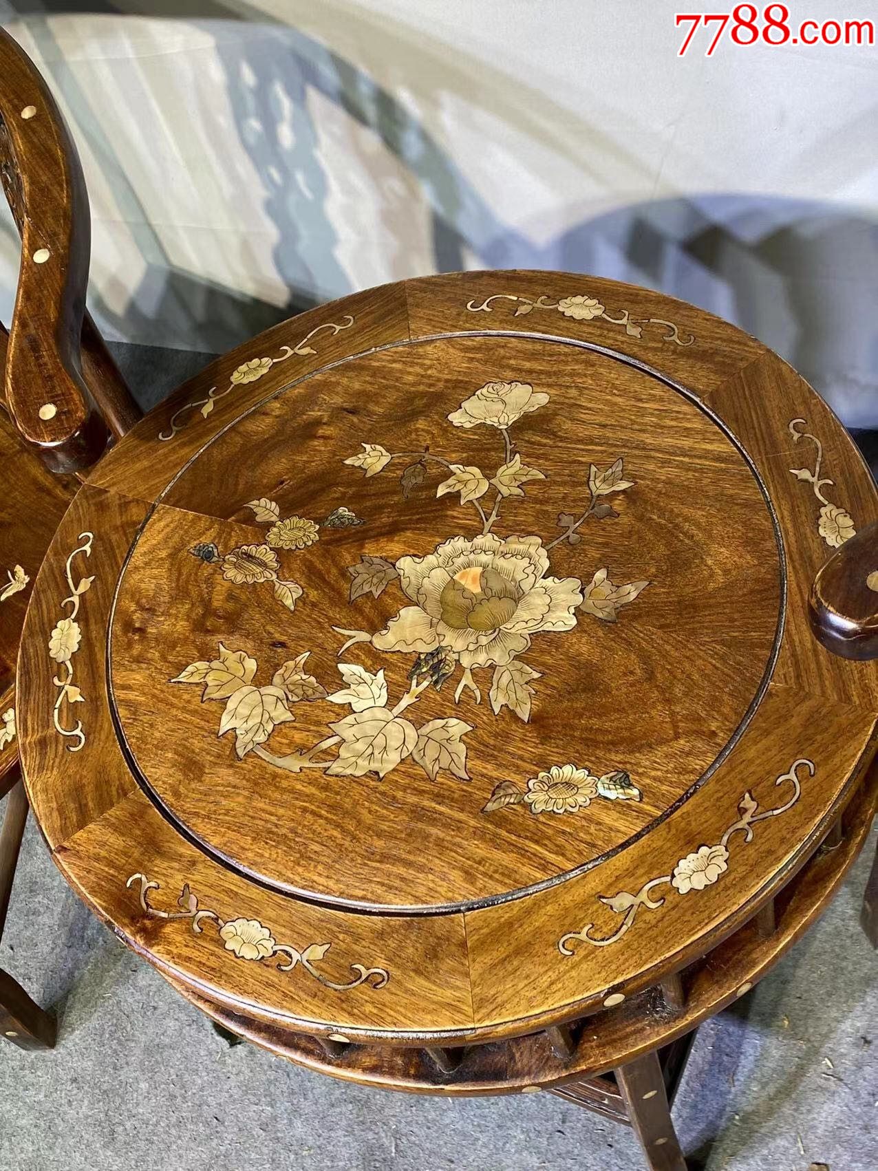 镶贝壳黄花梨情人椅