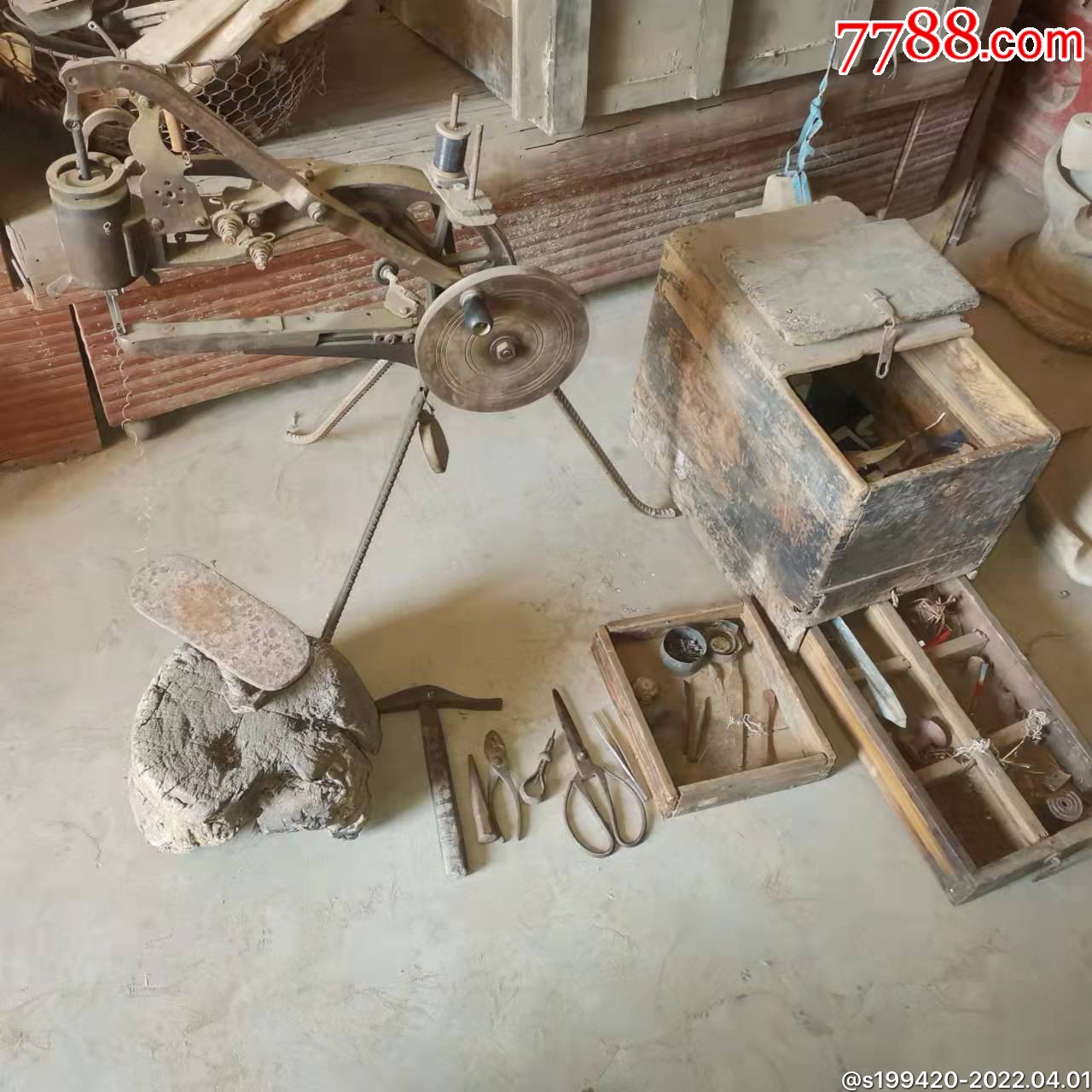 民俗精品修鞋师傅用的工具一套原汁原味展馆收藏摆设