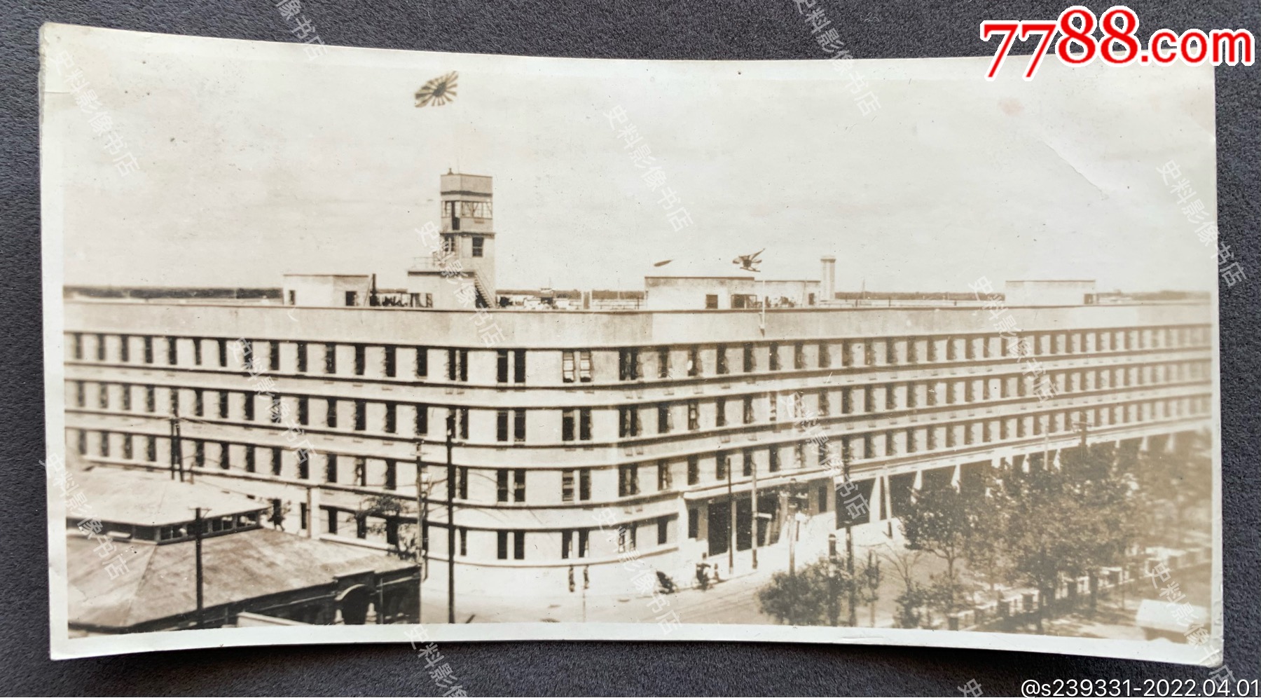 上海旧影民国时期上海虹口日本海军陆战队令部大楼泛银老照片一枚