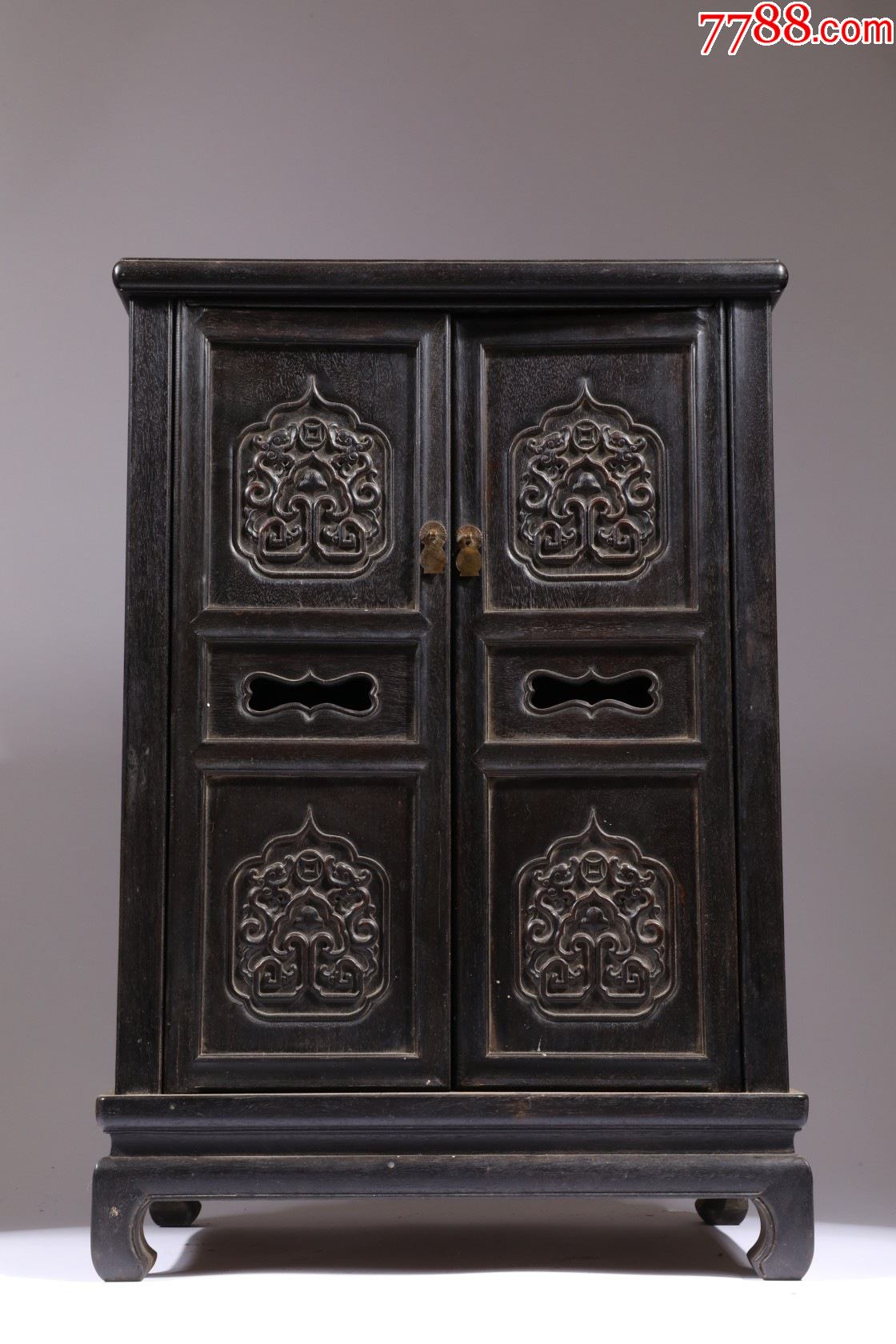 旧藏紫檀龙纹柜子