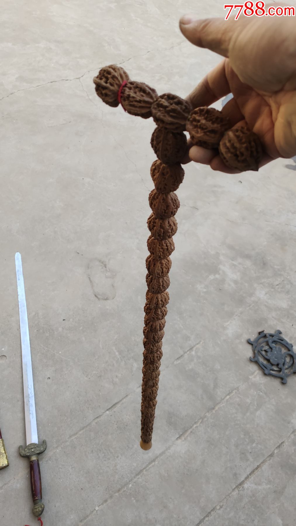 温婉核桃核雕稀有少见的核雕组合拐杖一个长92厘米