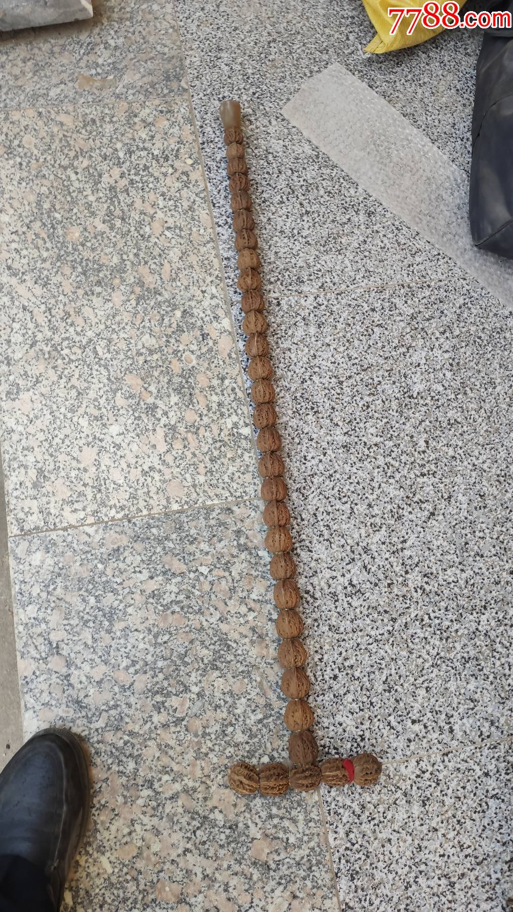 温婉核桃核雕稀有少见的核雕组合拐杖一个长92厘米