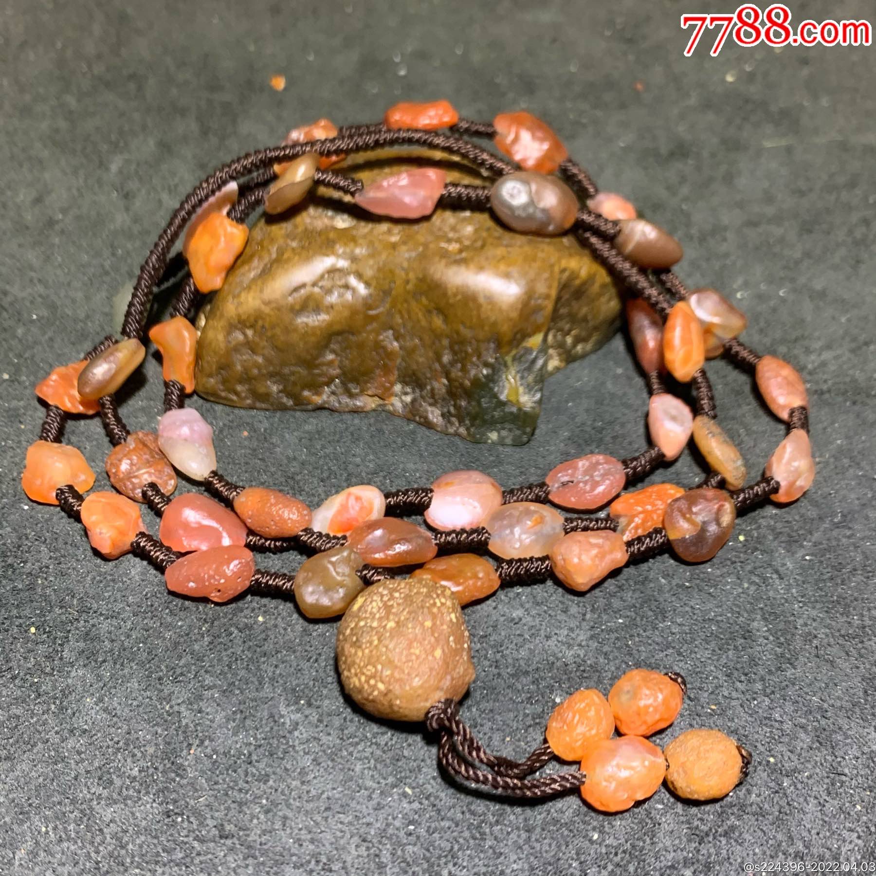 精美戈壁樱桃红玛瑙原石项链一条