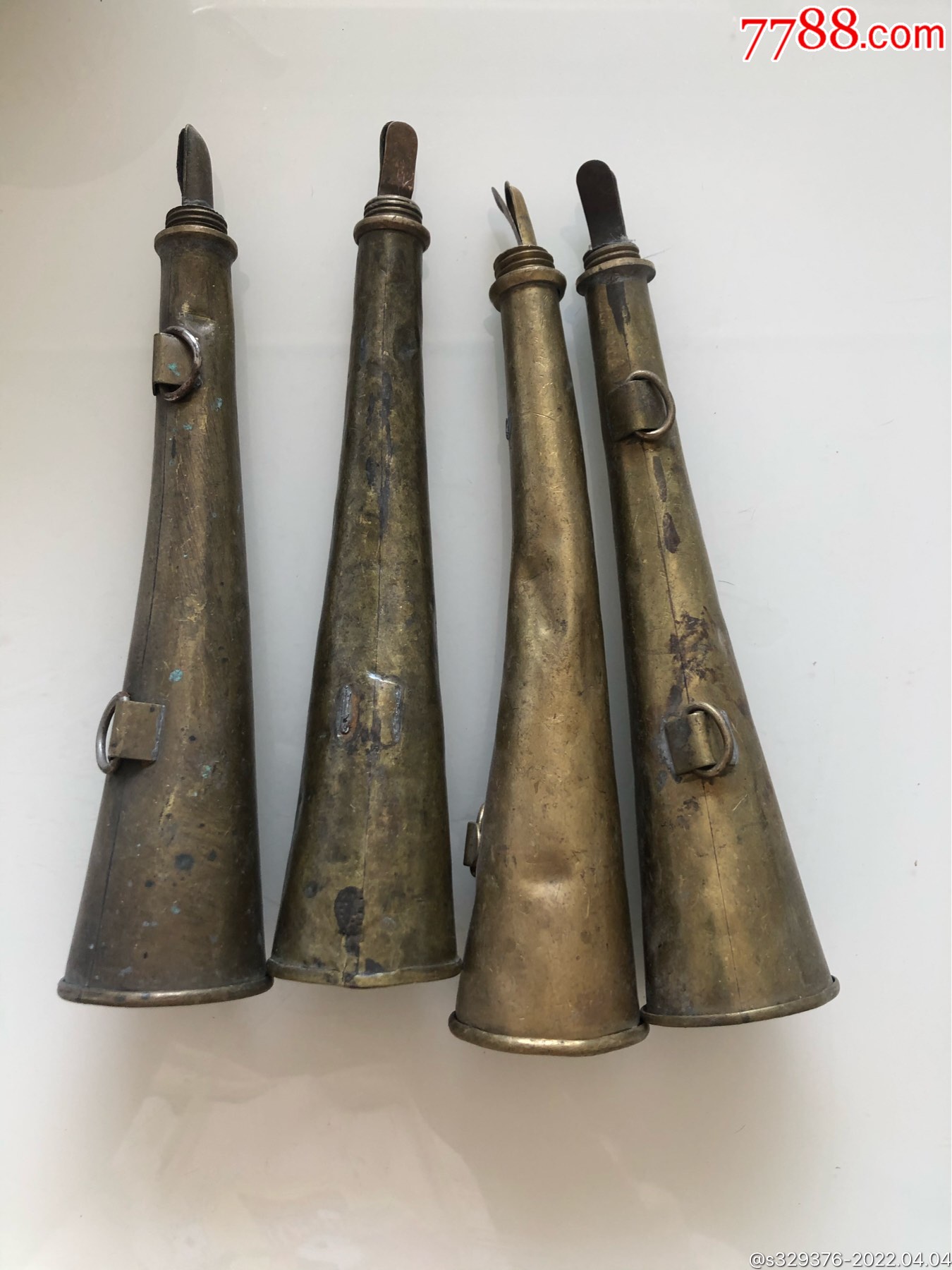 解放后老铜小号四只摆放好看年代感强吹奏的头没有