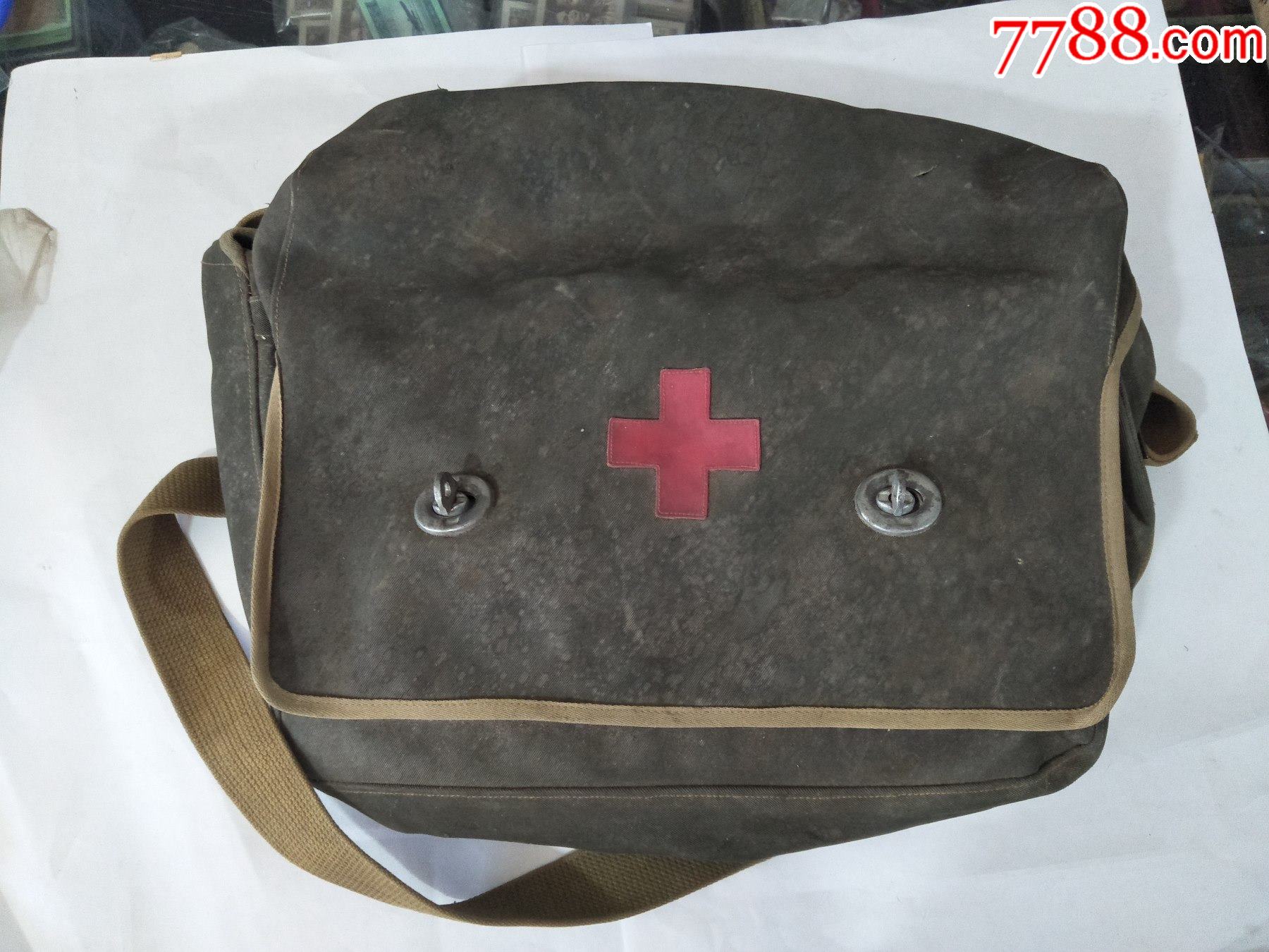文革赤脚医生用红十字会帆布皮背包
