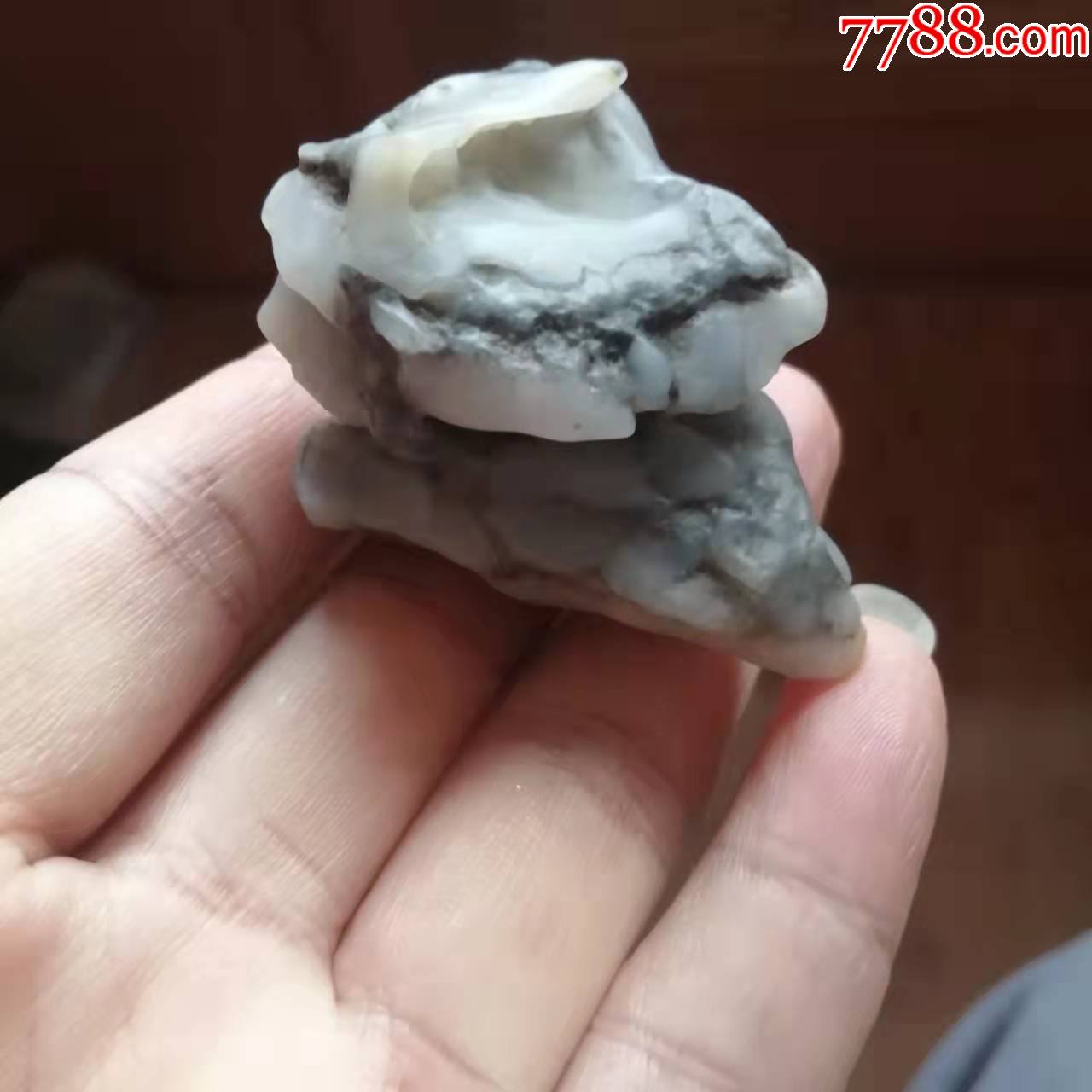 戈壁黑青玛瑙摆件