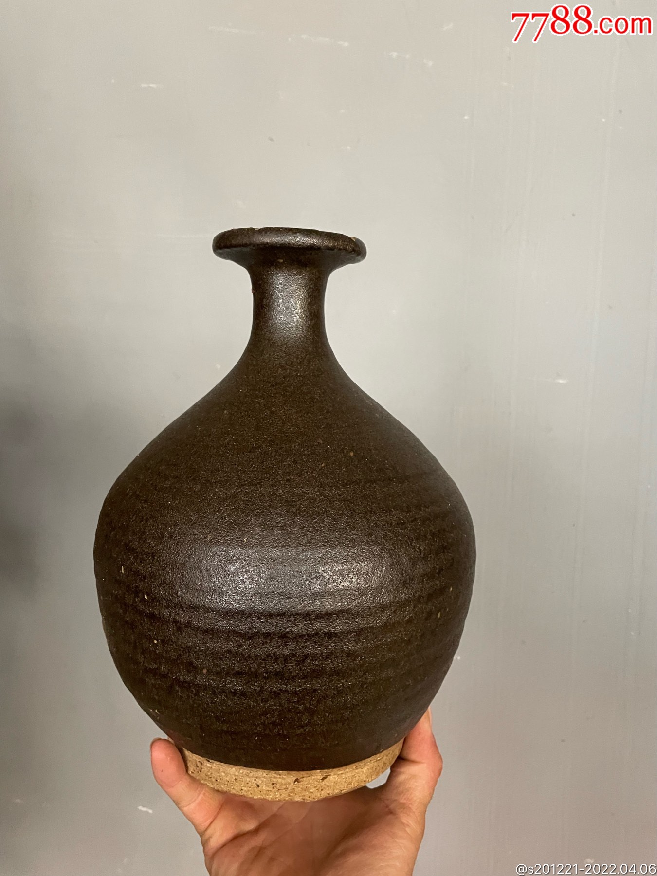 清代茶末釉玉壶春瓶