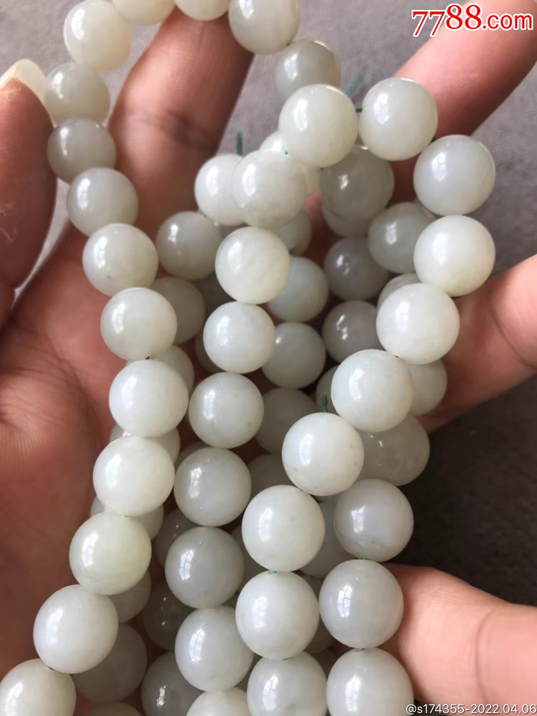 清代和田玉珠子