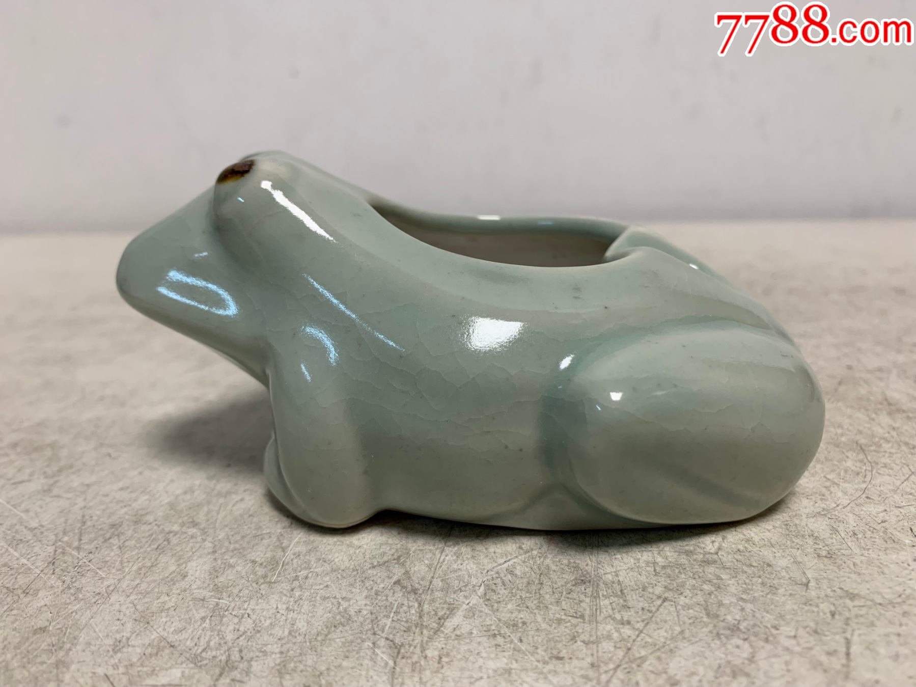 文革宜兴青釉青蛙烟灰缸摆件