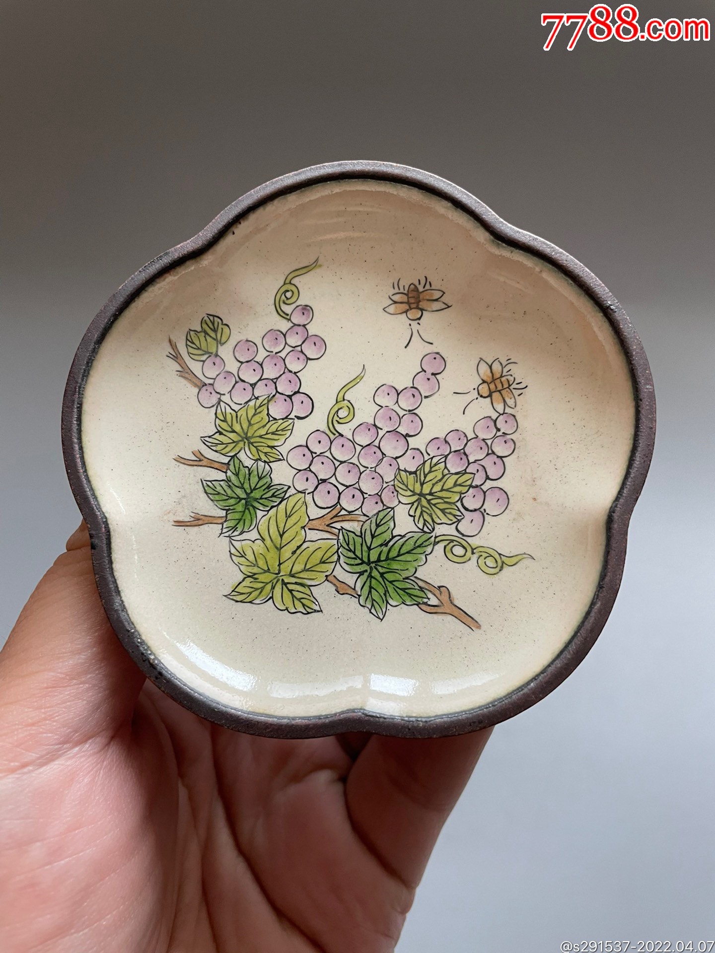 出口创汇铜胎画珐琅葡萄花口小盘