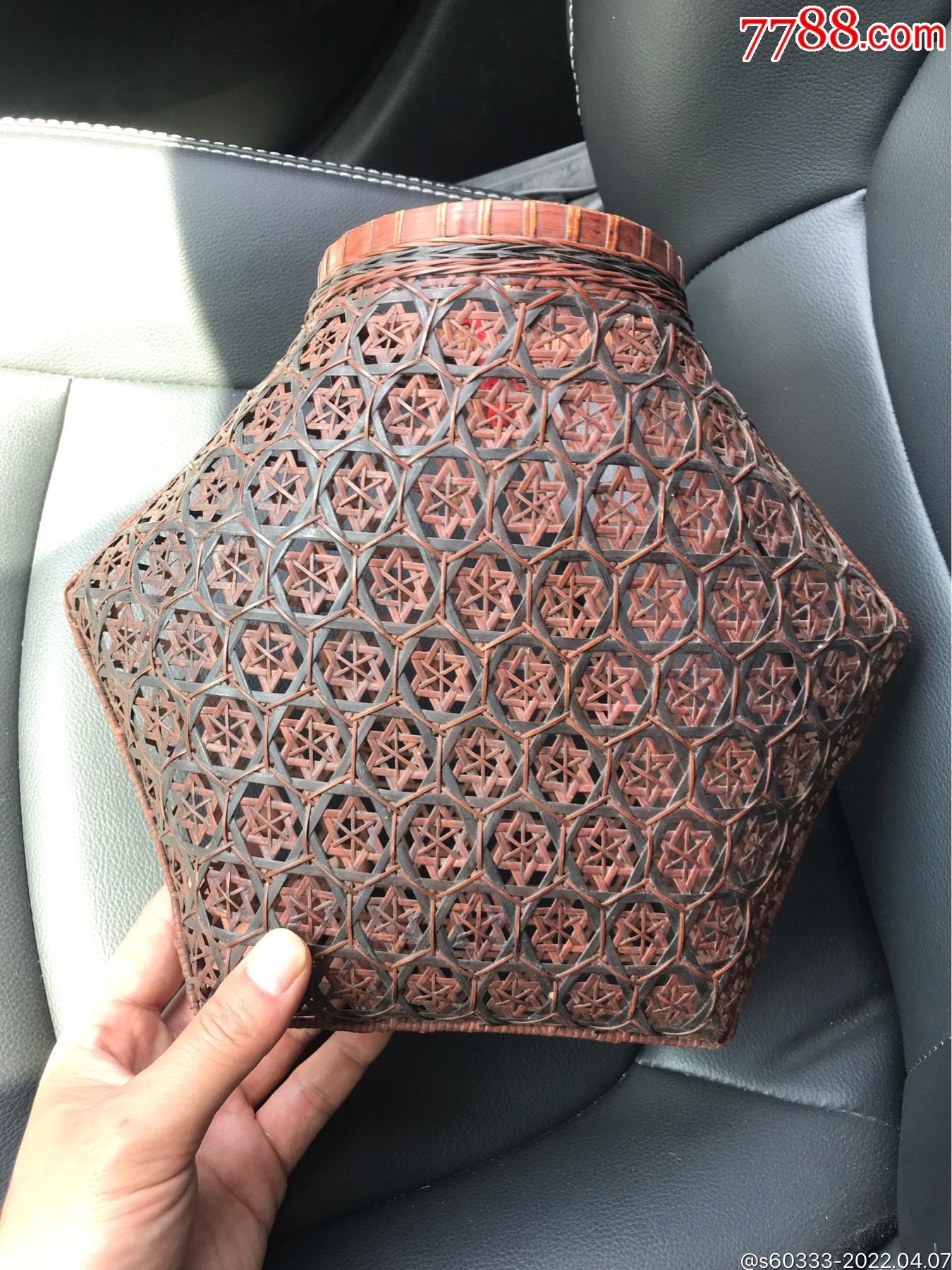 0次进行点评点评:0浏览量:备注:精美的清代竹编发篓民俗老竹编旧时