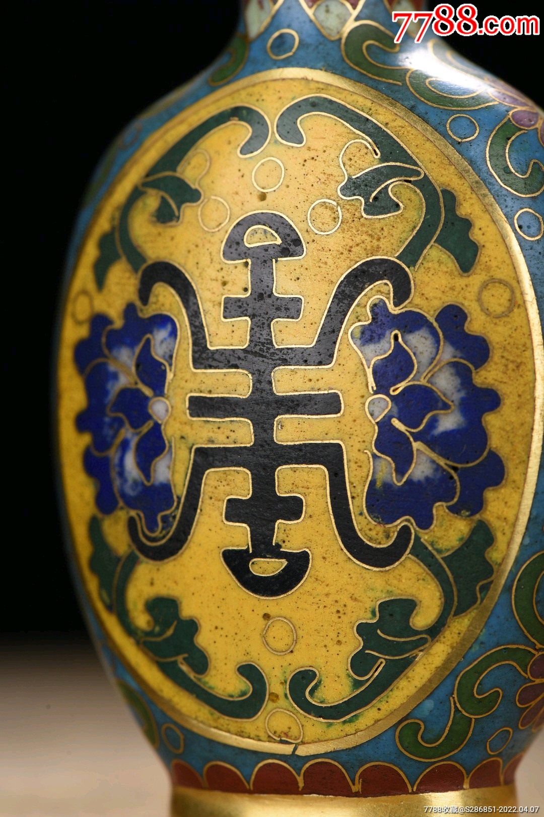 景泰蓝寿字纹鼻烟壶不议价