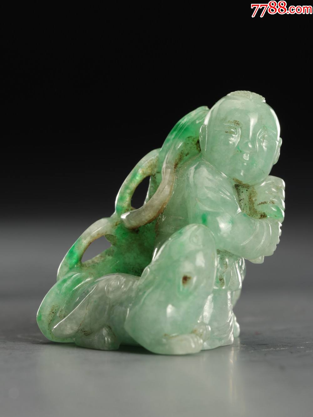 翡翠童子戏瑞兽把件