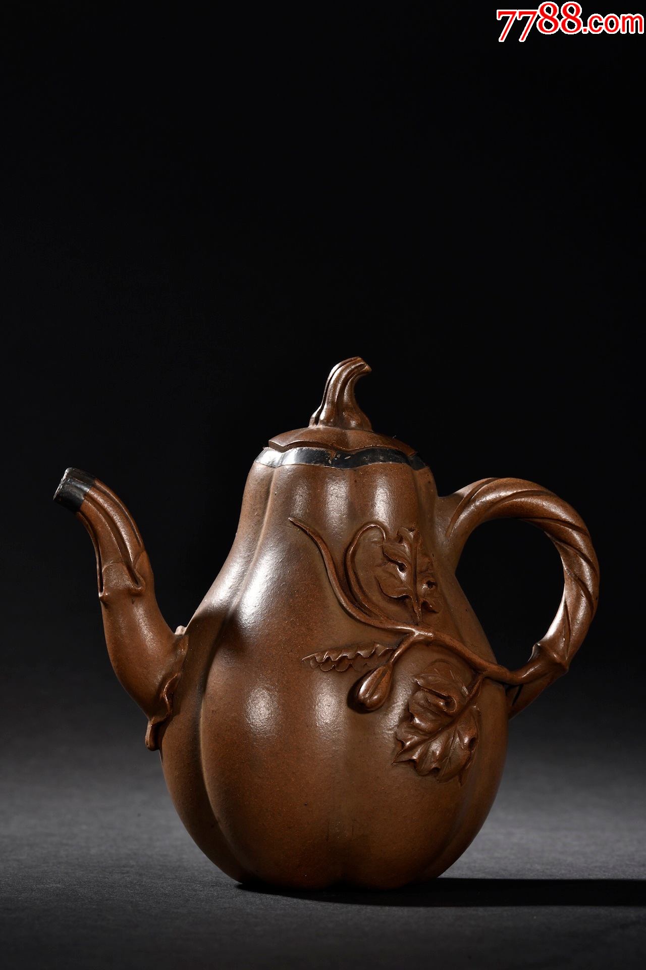 旧藏紫砂老料瓜形茶壶