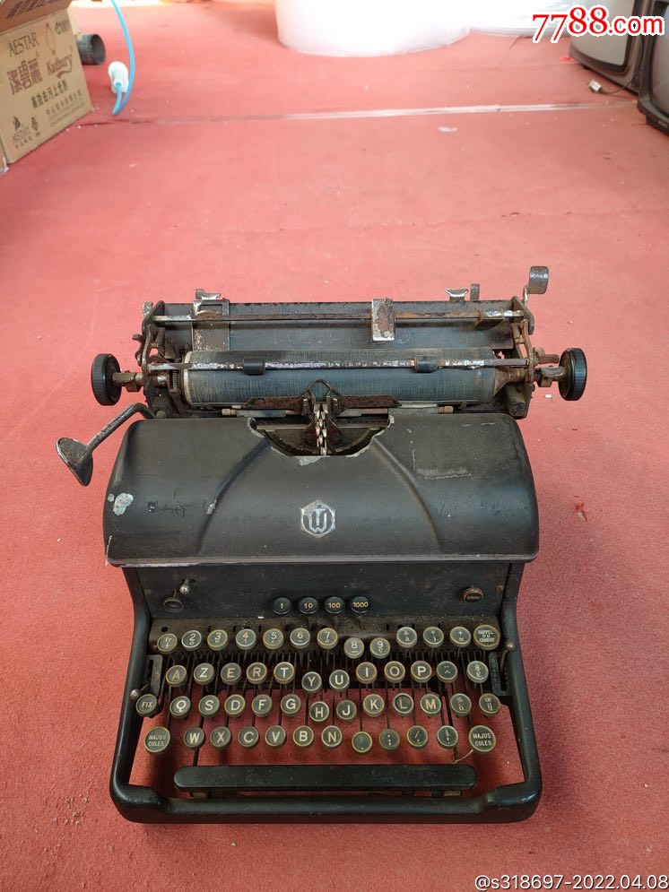 民国时期进口打字机一台品相如图完整包老包真能正常使用