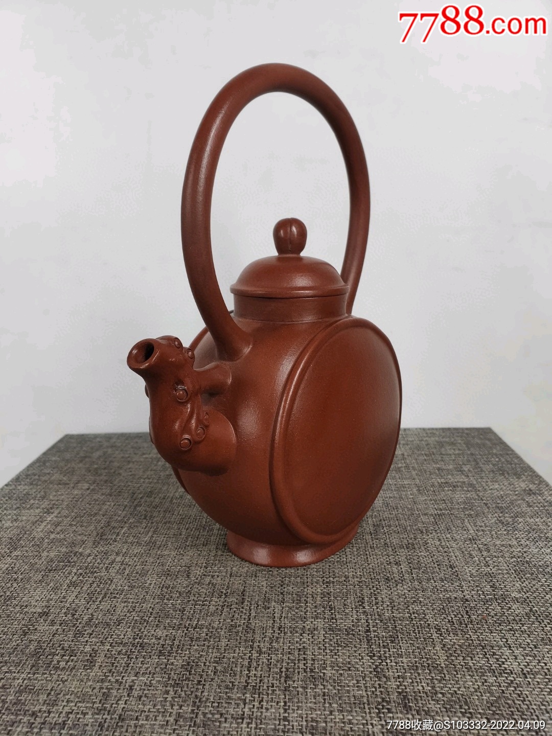 储建飞制底款提梁紫砂壶一把收藏的佳品