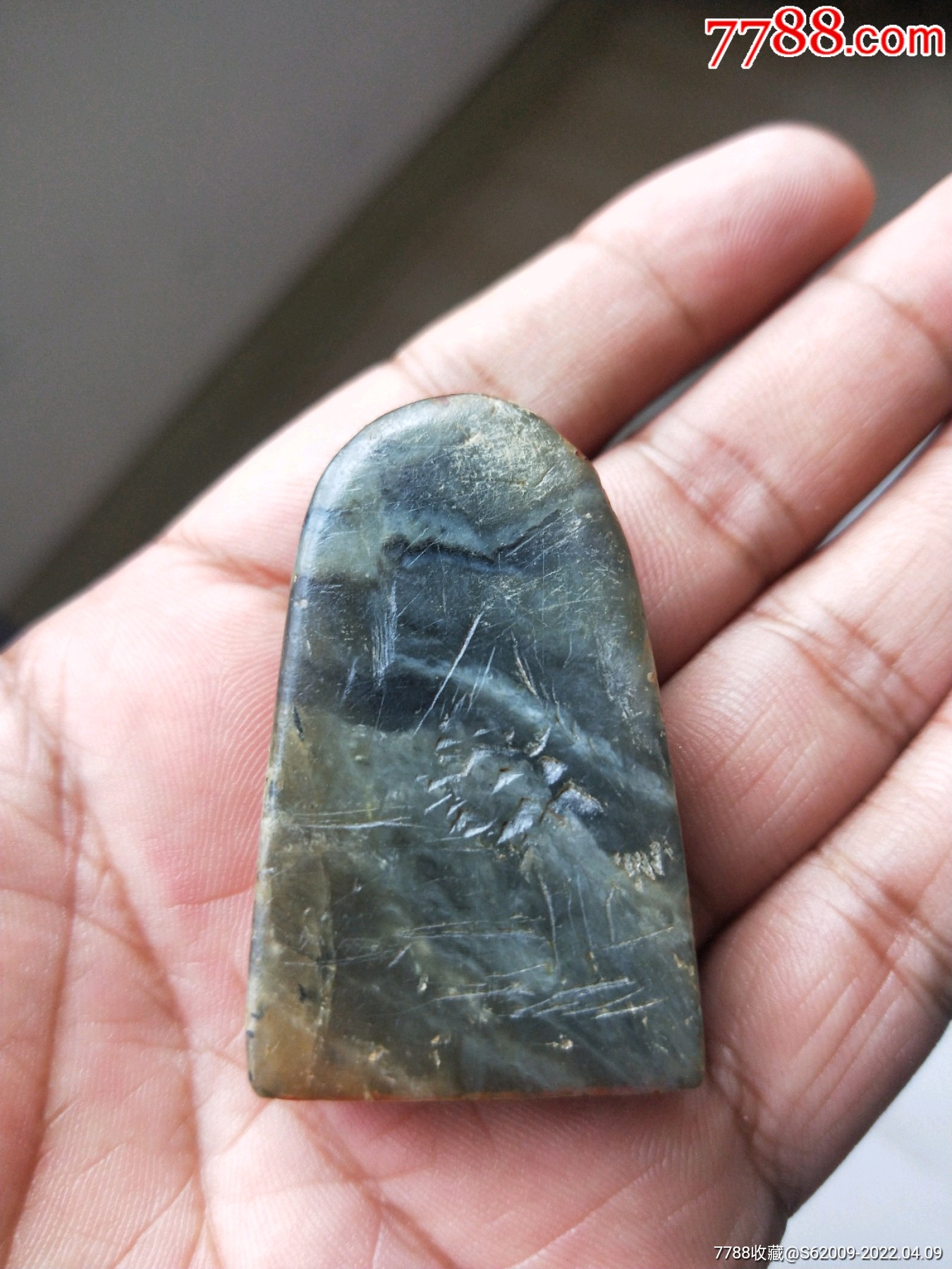 清代艾叶绿冻石薄意雕印章一枚_青田石印_第3张_7788核雕收藏