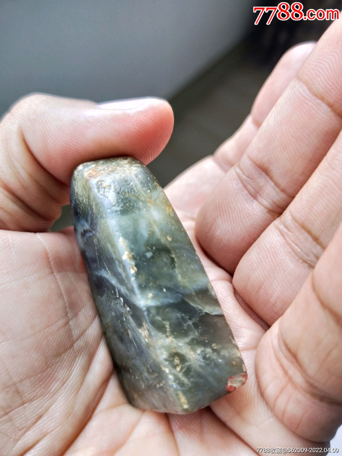 清代艾叶绿冻石薄意雕印章一枚_青田石印_第5张_7788核雕收藏