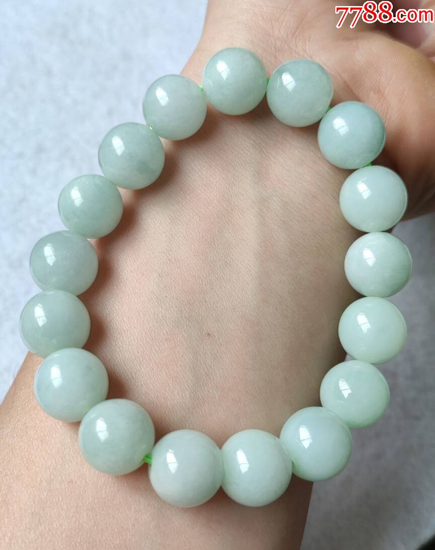 翡翠手串手链淡绿底糯化起胶底子细完美度99