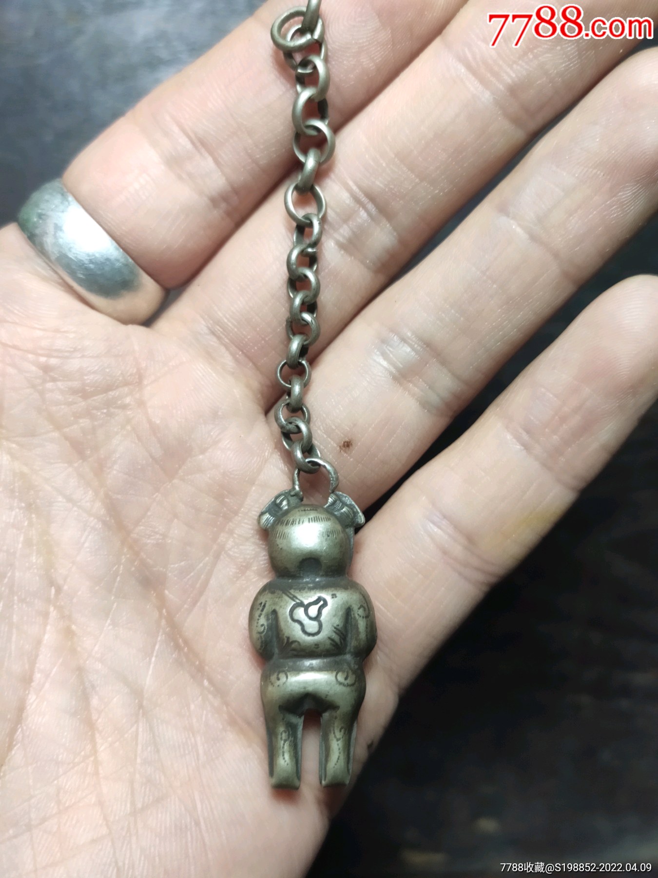 备注:清代招财小童子,开脸好,惟妙惟肖,背背葫芦,手捧元宝,含银量高