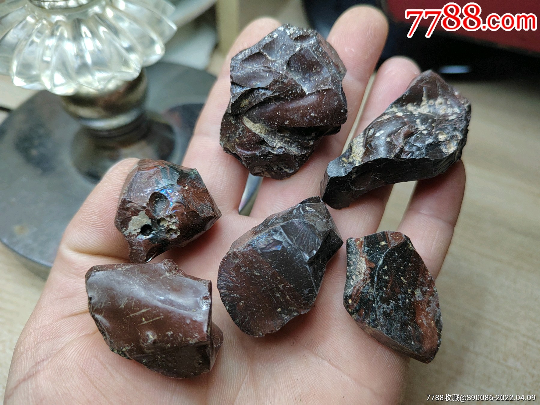 一组猪血红琉璃原石