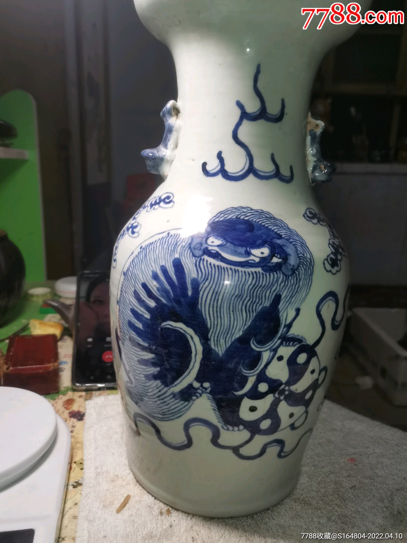 青花狮子滚绣球