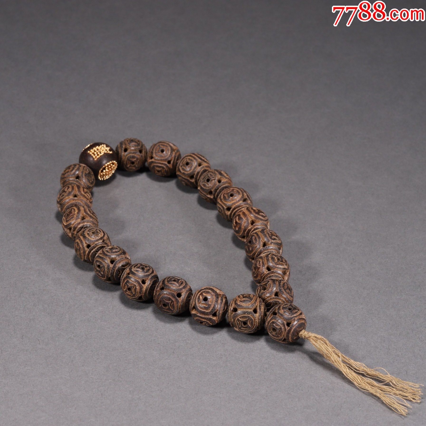 清沉香钱币纹十八子手持