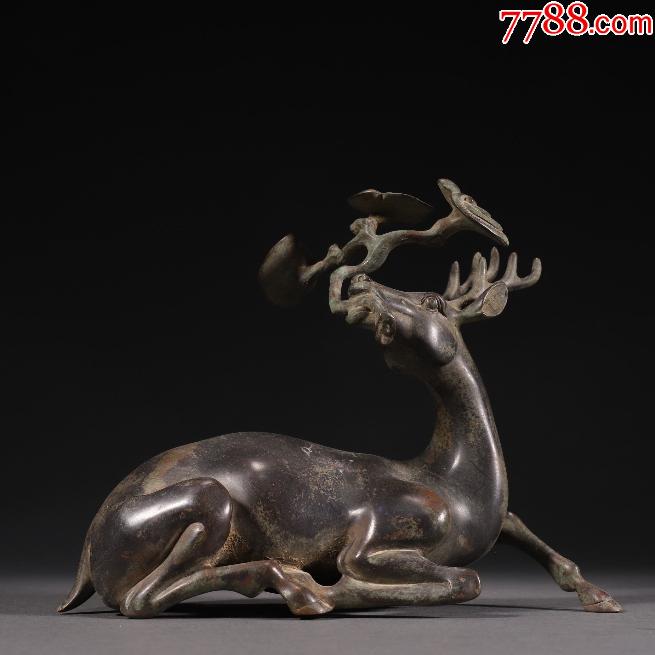 铜造鹿衔灵芝摆件